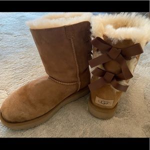 Child Ugg’s size 5